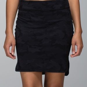 Lululemon City Skirt Savasana Dark Camo size 4